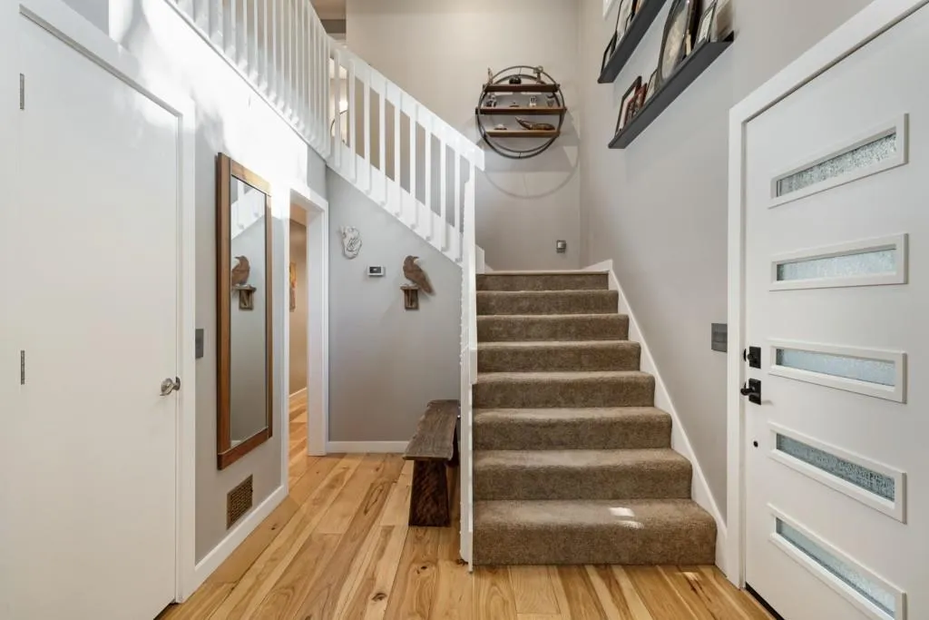 395 W Spalding Drive, Atlanta, Georgia 30328, 3 Bedrooms Bedrooms, ,2 BathroomsBathrooms,Residential,Sold,395 W Spalding Drive,7446302