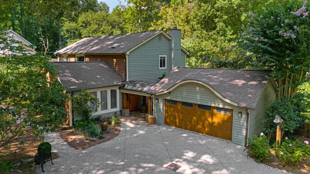 395 W Spalding Drive, Atlanta, Georgia 30328, 3 Bedrooms Bedrooms, ,2 BathroomsBathrooms,Residential,Sold,395 W Spalding Drive,7446302