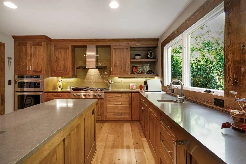 395 W Spalding Drive, Atlanta, Georgia 30328, 3 Bedrooms Bedrooms, ,2 BathroomsBathrooms,Residential,Sold,395 W Spalding Drive,7446302