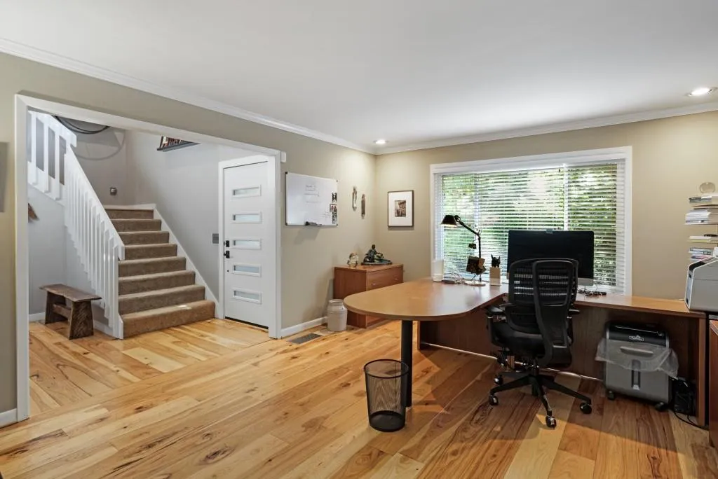 395 W Spalding Drive, Atlanta, Georgia 30328, 3 Bedrooms Bedrooms, ,2 BathroomsBathrooms,Residential,Sold,395 W Spalding Drive,7446302