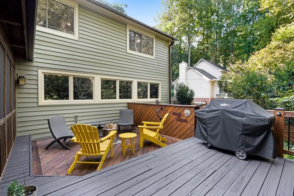 395 W Spalding Drive, Atlanta, Georgia 30328, 3 Bedrooms Bedrooms, ,2 BathroomsBathrooms,Residential,Sold,395 W Spalding Drive,7446302