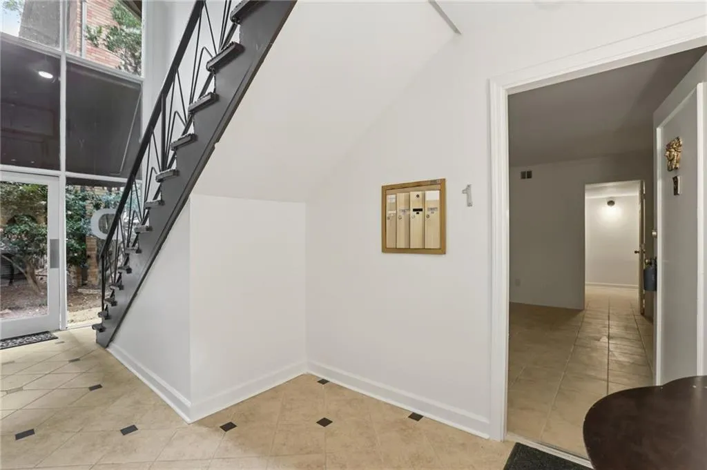 115 Biscayne Drive Nw Unit D1, Atlanta, Georgia 30309, 2 Bedrooms Bedrooms, ,2 BathroomsBathrooms,Residential,For Sale,115 Biscayne Drive Nw Unit D1,7664581
