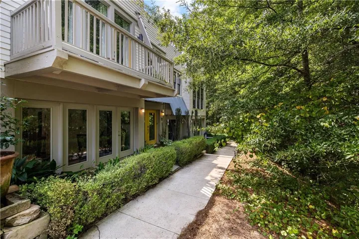 9121 Selborne Lane, Chattahoochee Hills, Georgia 30268