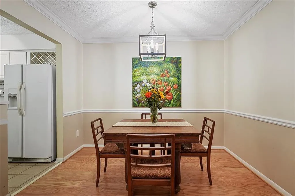 5141 Roswell Road Unit 2, Sandy Springs, Georgia 30342, 2 Bedrooms Bedrooms, ,1 BathroomBathrooms,Residential,Sold,5141 Roswell Road Unit 2,6936056