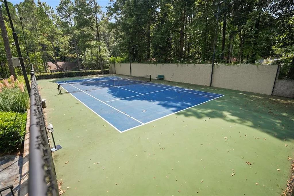 5141 Roswell Road Unit 2, Sandy Springs, Georgia 30342, 2 Bedrooms Bedrooms, ,1 BathroomBathrooms,Residential,Sold,5141 Roswell Road Unit 2,6936056