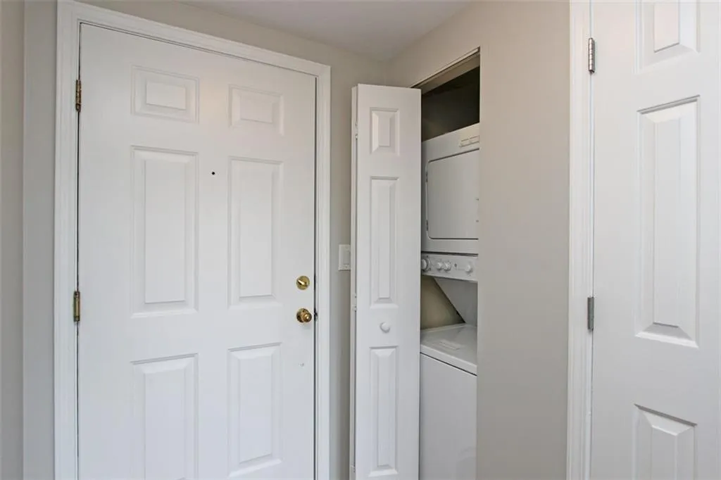 275 13th Street Ne Unit 702, Atlanta, Georgia 30309, 1 Bedroom Bedrooms, ,1 BathroomBathrooms,Residential,Sold,275 13th Street Ne Unit 702,5733004