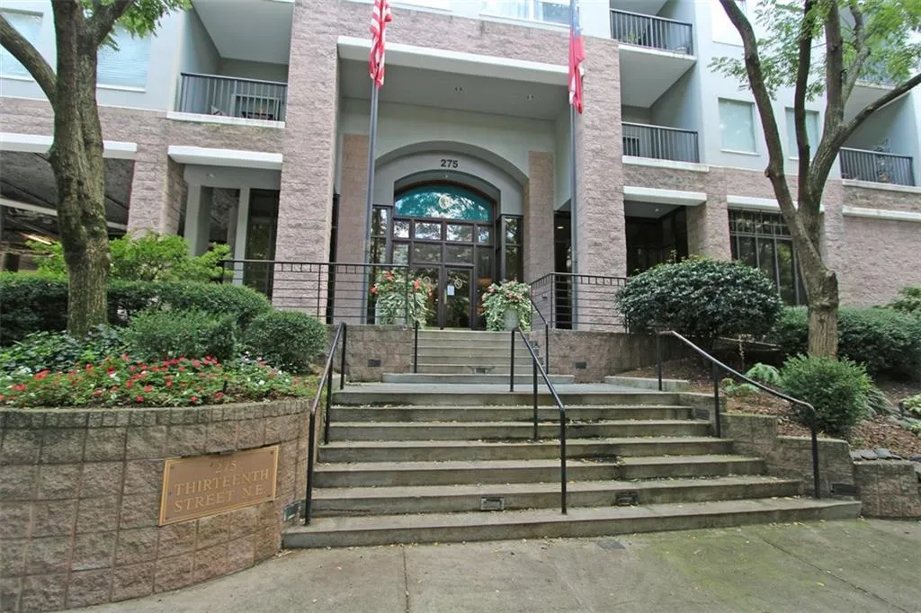 275 13th Street Ne Unit 702, Atlanta, Georgia 30309, 1 Bedroom Bedrooms, ,1 BathroomBathrooms,Residential,Sold,275 13th Street Ne Unit 702,5733004