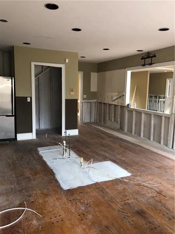 1285 Heards Ferry Road, Sandy Springs, Georgia 30328, 3 Bedrooms Bedrooms, ,3 BathroomsBathrooms,Residential,Sold,1285 Heards Ferry Road,6117262