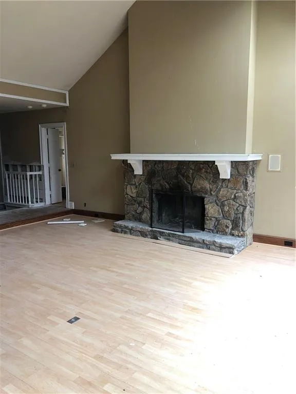 1285 Heards Ferry Road, Sandy Springs, Georgia 30328, 3 Bedrooms Bedrooms, ,3 BathroomsBathrooms,Residential,Sold,1285 Heards Ferry Road,6117262