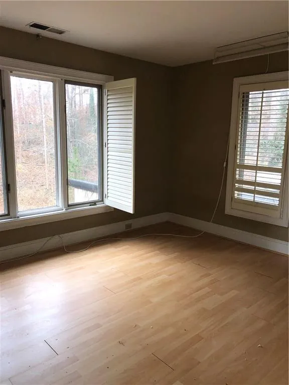 1285 Heards Ferry Road, Sandy Springs, Georgia 30328, 3 Bedrooms Bedrooms, ,3 BathroomsBathrooms,Residential,Sold,1285 Heards Ferry Road,6117262