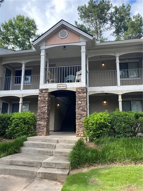 1611 Wingate Way, Sandy Springs, Georgia 30350, 2 Bedrooms Bedrooms, ,2 BathroomsBathrooms,Residential,Sold,1611 Wingate Way,6909868