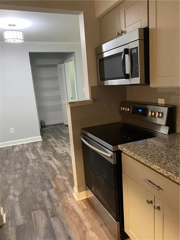 1611 Wingate Way, Sandy Springs, Georgia 30350, 2 Bedrooms Bedrooms, ,2 BathroomsBathrooms,Residential,Sold,1611 Wingate Way,6909868