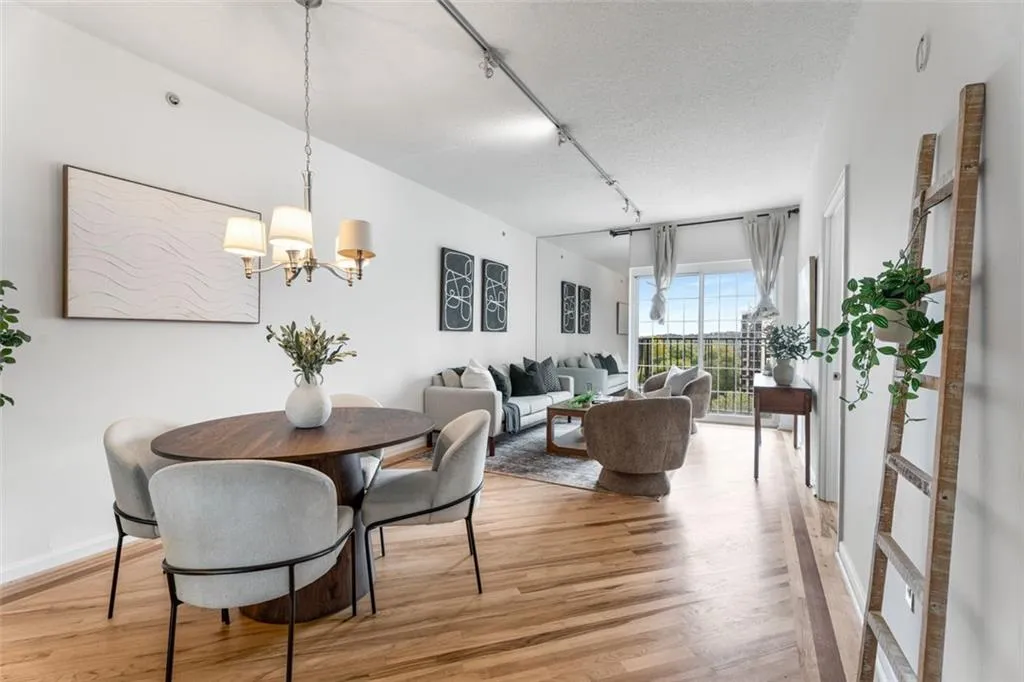 195 14th Street Ne Unit 909, Atlanta, Georgia 30309, 1 Bedroom Bedrooms, ,1 BathroomBathrooms,Residential,For Sale,195 14th Street Ne Unit 909,7674142