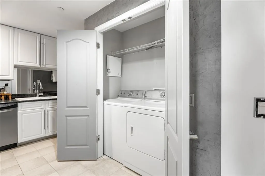 195 14th Street Ne Unit 909, Atlanta, Georgia 30309, 1 Bedroom Bedrooms, ,1 BathroomBathrooms,Residential,For Sale,195 14th Street Ne Unit 909,7674142