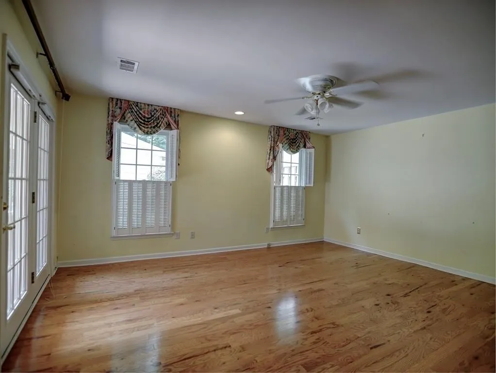 232 The South Chace, Sandy Springs, Georgia 30328, 2 Bedrooms Bedrooms, ,2 BathroomsBathrooms,Residential,Sold,232 The South Chace,6045436 232 The South Chace, Sandy Springs, Georgia 30328, 2 Bedrooms Bedrooms, ,2 BathroomsBathrooms,Residential,Sold,232 The South Chace,6045436