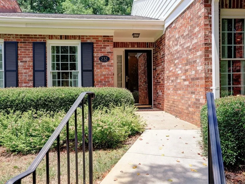 232 The South Chace, Sandy Springs, Georgia 30328, 2 Bedrooms Bedrooms, ,2 BathroomsBathrooms,Residential,Sold,232 The South Chace,6045436 232 The South Chace, Sandy Springs, Georgia 30328, 2 Bedrooms Bedrooms, ,2 BathroomsBathrooms,Residential,Sold,232 The South Chace,6045436