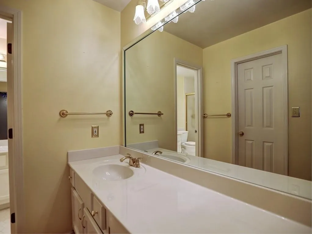 232 The South Chace, Sandy Springs, Georgia 30328, 2 Bedrooms Bedrooms, ,2 BathroomsBathrooms,Residential,Sold,232 The South Chace,6045436 232 The South Chace, Sandy Springs, Georgia 30328, 2 Bedrooms Bedrooms, ,2 BathroomsBathrooms,Residential,Sold,232 The South Chace,6045436