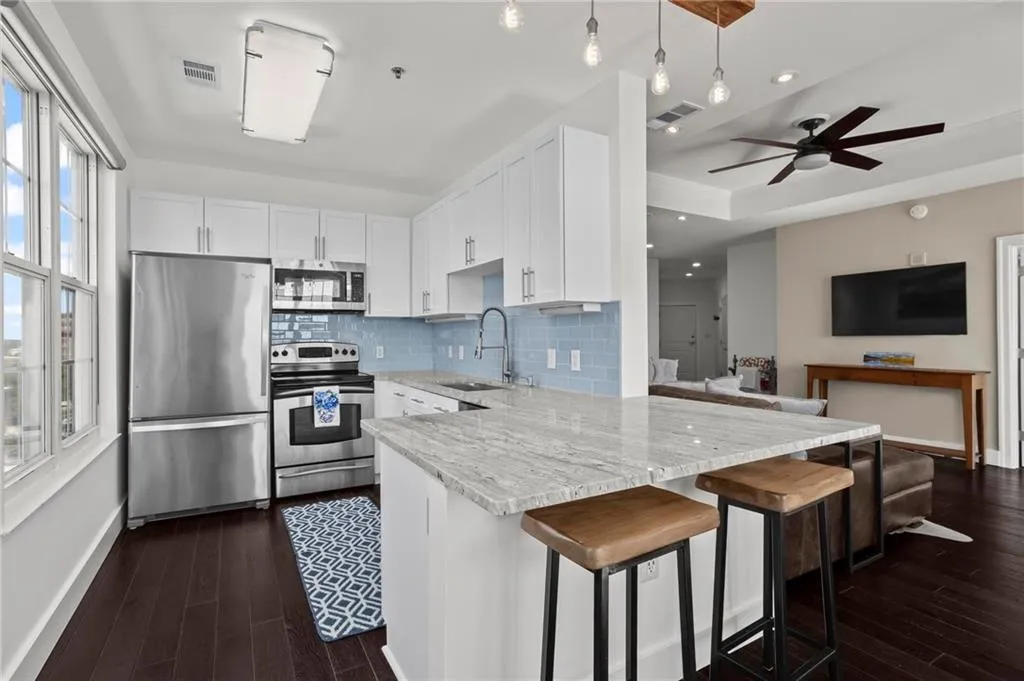 325 E Paces Ferry Road Ne Unit 1508, Atlanta, Georgia 30305, 2 Bedrooms Bedrooms, ,2 BathroomsBathrooms,Residential,For Sale,325 E Paces Ferry Road Ne Unit 1508,7677675