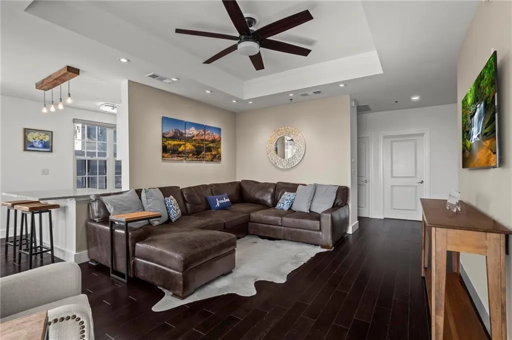 325 E Paces Ferry Road Ne Unit 1508, Atlanta, Georgia 30305, 2 Bedrooms Bedrooms, ,2 BathroomsBathrooms,Residential,For Sale,325 E Paces Ferry Road Ne Unit 1508,7677675