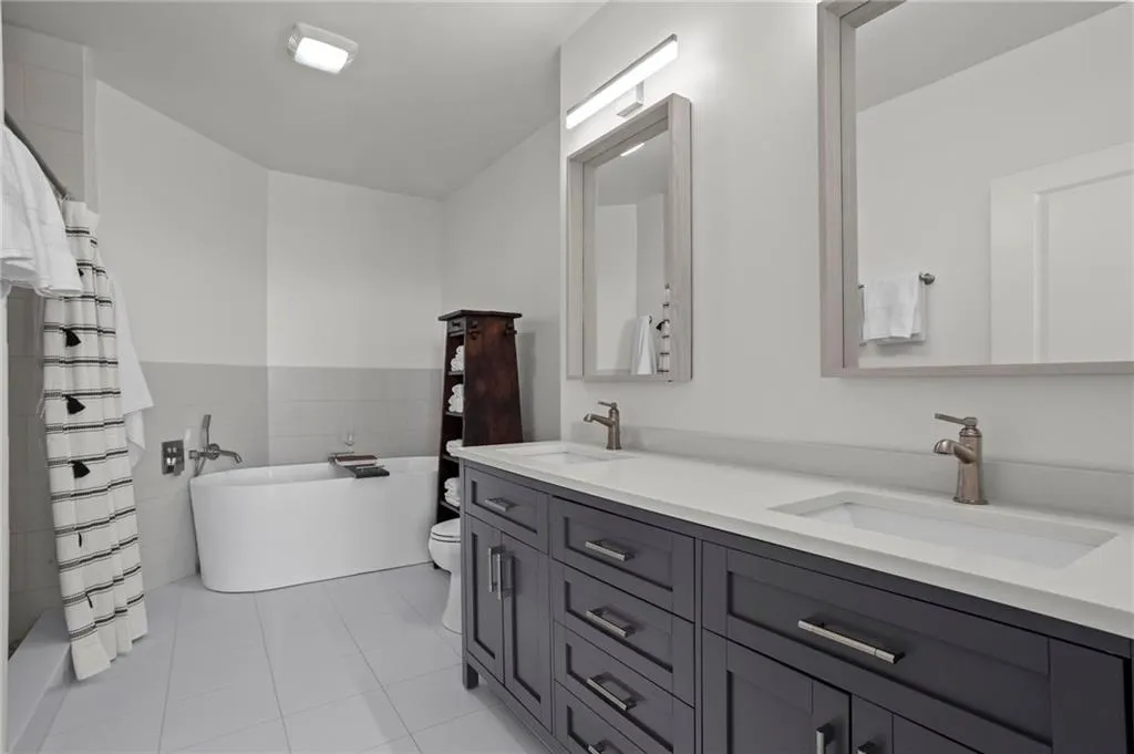 325 E Paces Ferry Road Ne Unit 1508, Atlanta, Georgia 30305, 2 Bedrooms Bedrooms, ,2 BathroomsBathrooms,Residential,For Sale,325 E Paces Ferry Road Ne Unit 1508,7677675