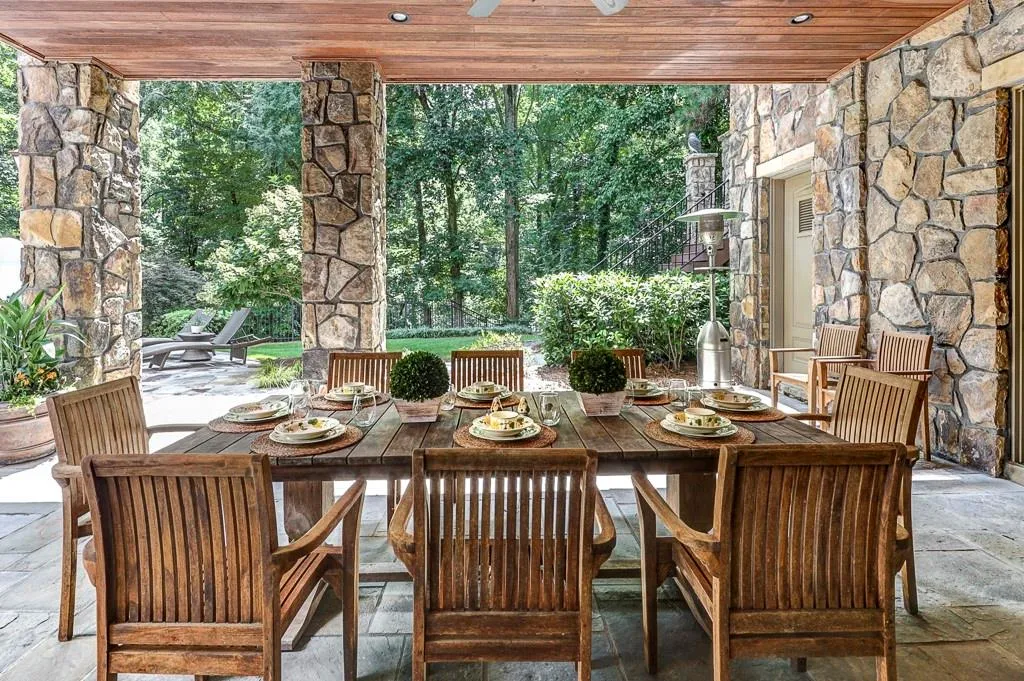 720 N Island Drive, Sandy Springs, Georgia 30327, 5 Bedrooms Bedrooms, ,6 BathroomsBathrooms,Residential,Sold,720 N Island Drive,6941407