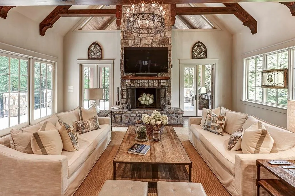 720 N Island Drive, Sandy Springs, Georgia 30327, 5 Bedrooms Bedrooms, ,6 BathroomsBathrooms,Residential,Sold,720 N Island Drive,6941407