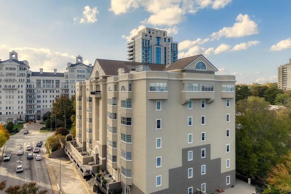 2499 Peachtree Road Ne Unit 306, Atlanta, Georgia 30309, 2 Bedrooms Bedrooms, ,2 BathroomsBathrooms,Residential,For Sale,2499 Peachtree Road Ne Unit 306,7667635