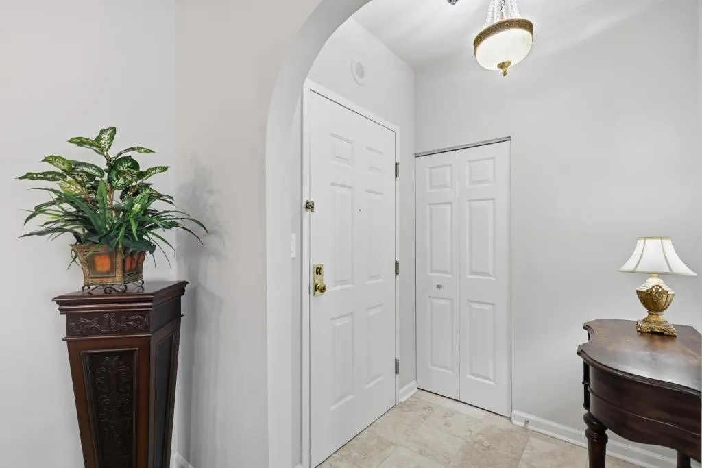 2499 Peachtree Road Ne Unit 306, Atlanta, Georgia 30309, 2 Bedrooms Bedrooms, ,2 BathroomsBathrooms,Residential,For Sale,2499 Peachtree Road Ne Unit 306,7667635