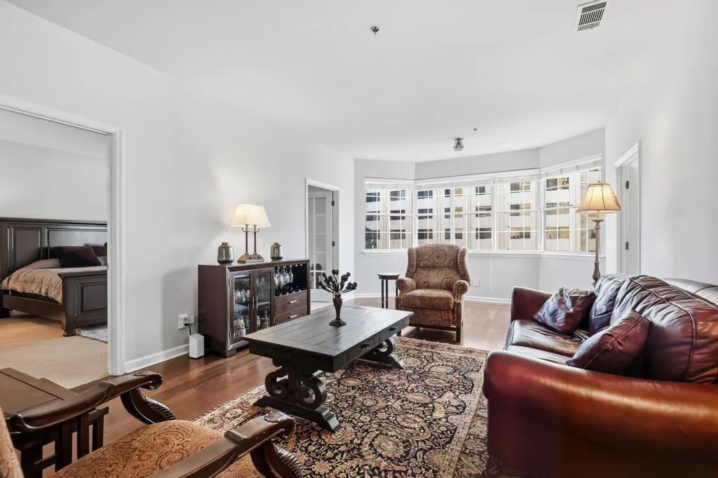 2499 Peachtree Road Ne Unit 306, Atlanta, Georgia 30309, 2 Bedrooms Bedrooms, ,2 BathroomsBathrooms,Residential,For Sale,2499 Peachtree Road Ne Unit 306,7667635