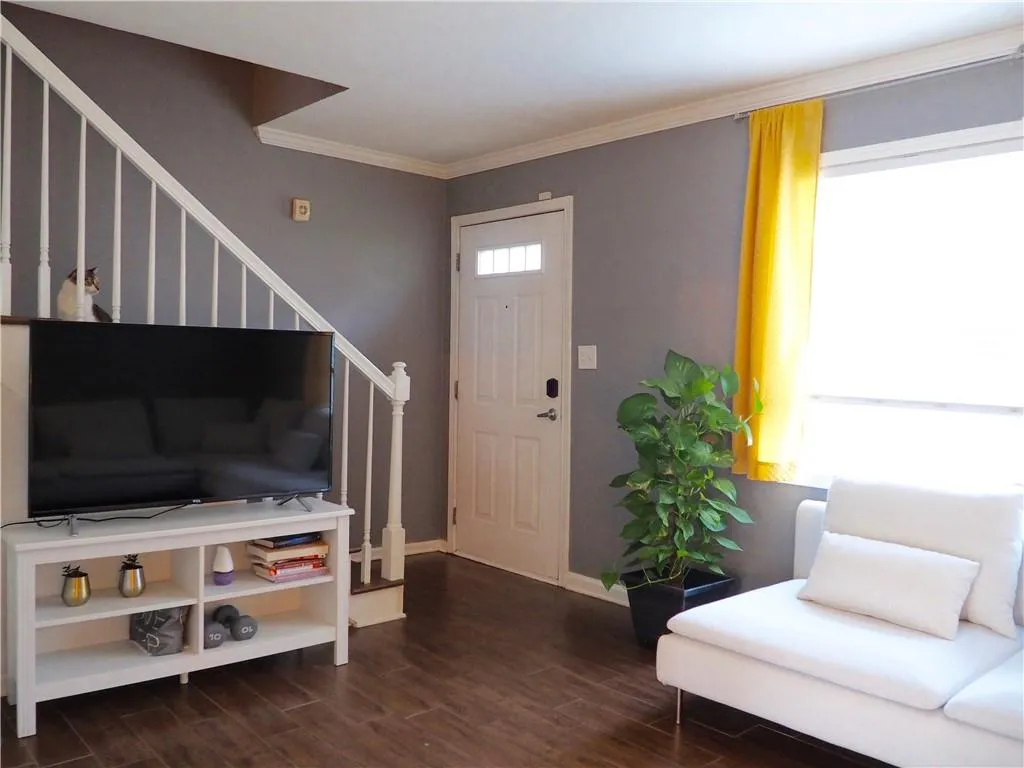 6940 Roswell Road Unit 10 A, Sandy Springs, Georgia 30328, 2 Bedrooms Bedrooms, ,1 BathroomBathrooms,Residential,Sold,6940 Roswell Road Unit 10 A,6578822