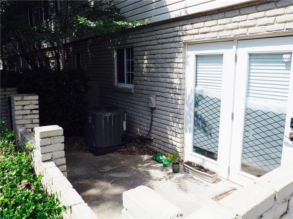 6940 Roswell Road Unit 10 A, Sandy Springs, Georgia 30328, 2 Bedrooms Bedrooms, ,1 BathroomBathrooms,Residential,Sold,6940 Roswell Road Unit 10 A,6578822