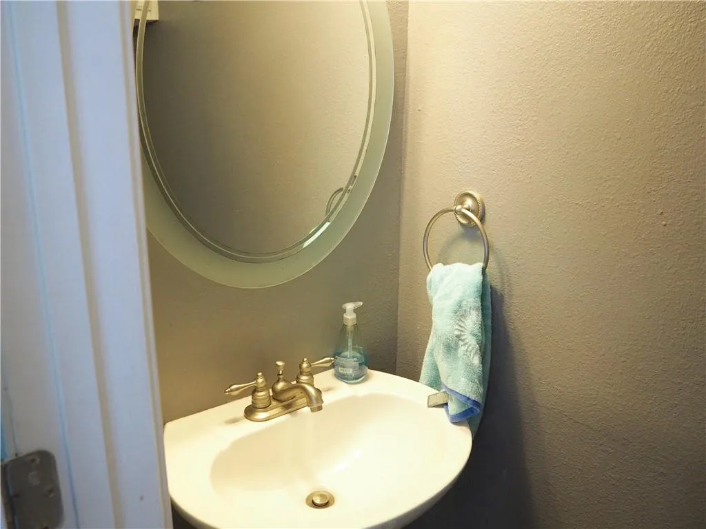 6940 Roswell Road Unit 10 A, Sandy Springs, Georgia 30328, 2 Bedrooms Bedrooms, ,1 BathroomBathrooms,Residential,Sold,6940 Roswell Road Unit 10 A,6578822