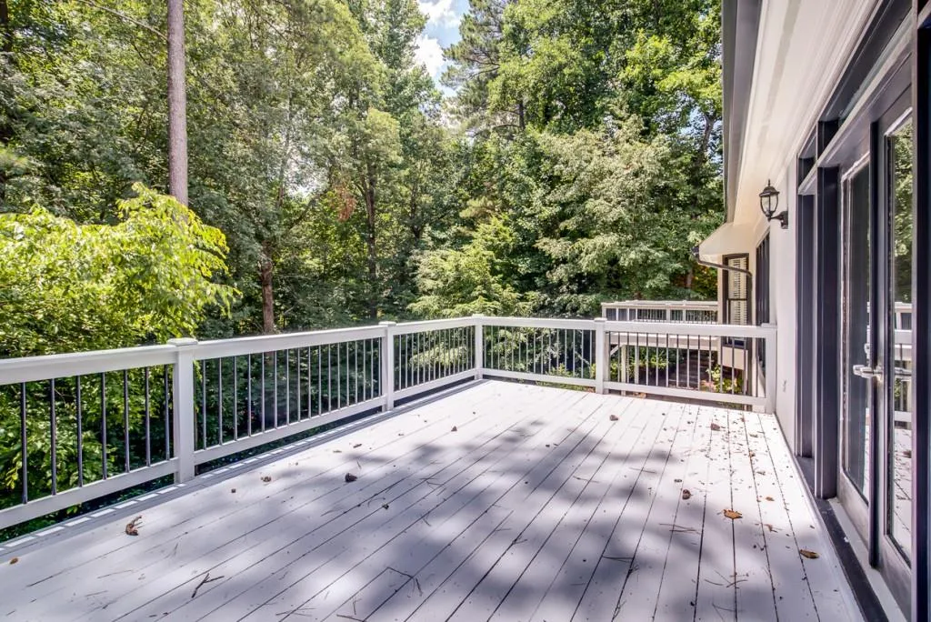 125 Grogans Lake Drive, Sandy Springs, Georgia 30350, 5 Bedrooms Bedrooms, ,4 BathroomsBathrooms,Residential,Sold,125 Grogans Lake Drive,6030558