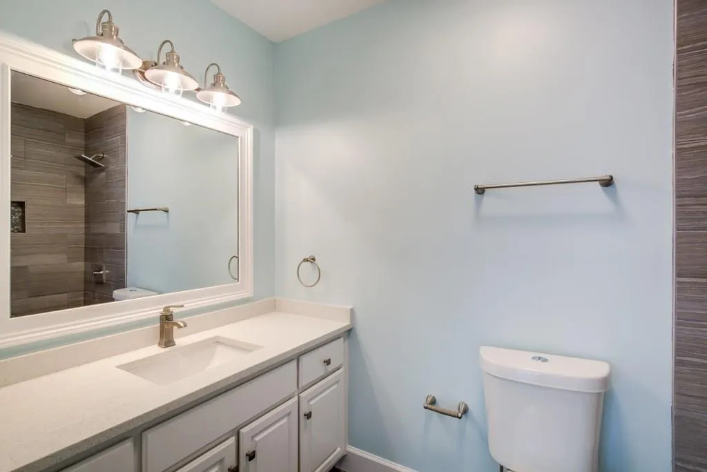 125 Grogans Lake Drive, Sandy Springs, Georgia 30350, 5 Bedrooms Bedrooms, ,4 BathroomsBathrooms,Residential,Sold,125 Grogans Lake Drive,6030558