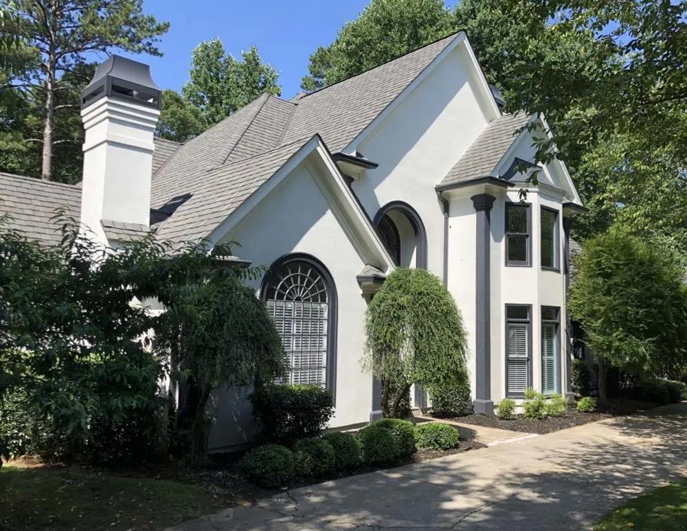 125 Grogans Lake Drive, Sandy Springs, Georgia 30350, 5 Bedrooms Bedrooms, ,4 BathroomsBathrooms,Residential,Sold,125 Grogans Lake Drive,6030558