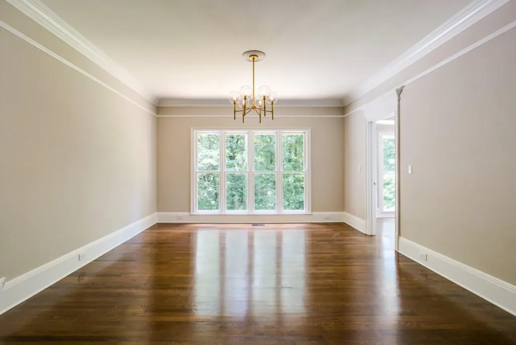 125 Grogans Lake Drive, Sandy Springs, Georgia 30350, 5 Bedrooms Bedrooms, ,4 BathroomsBathrooms,Residential,Sold,125 Grogans Lake Drive,6030558