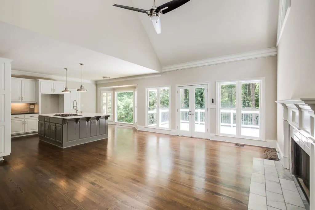 125 Grogans Lake Drive, Sandy Springs, Georgia 30350, 5 Bedrooms Bedrooms, ,4 BathroomsBathrooms,Residential,Sold,125 Grogans Lake Drive,6030558