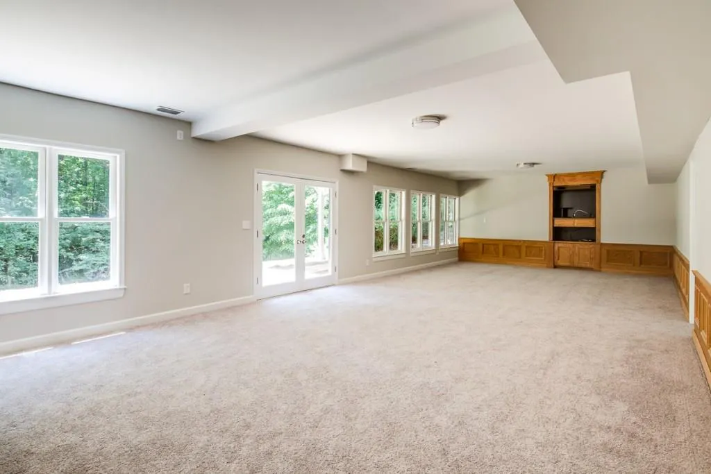 125 Grogans Lake Drive, Sandy Springs, Georgia 30350, 5 Bedrooms Bedrooms, ,4 BathroomsBathrooms,Residential,Sold,125 Grogans Lake Drive,6030558