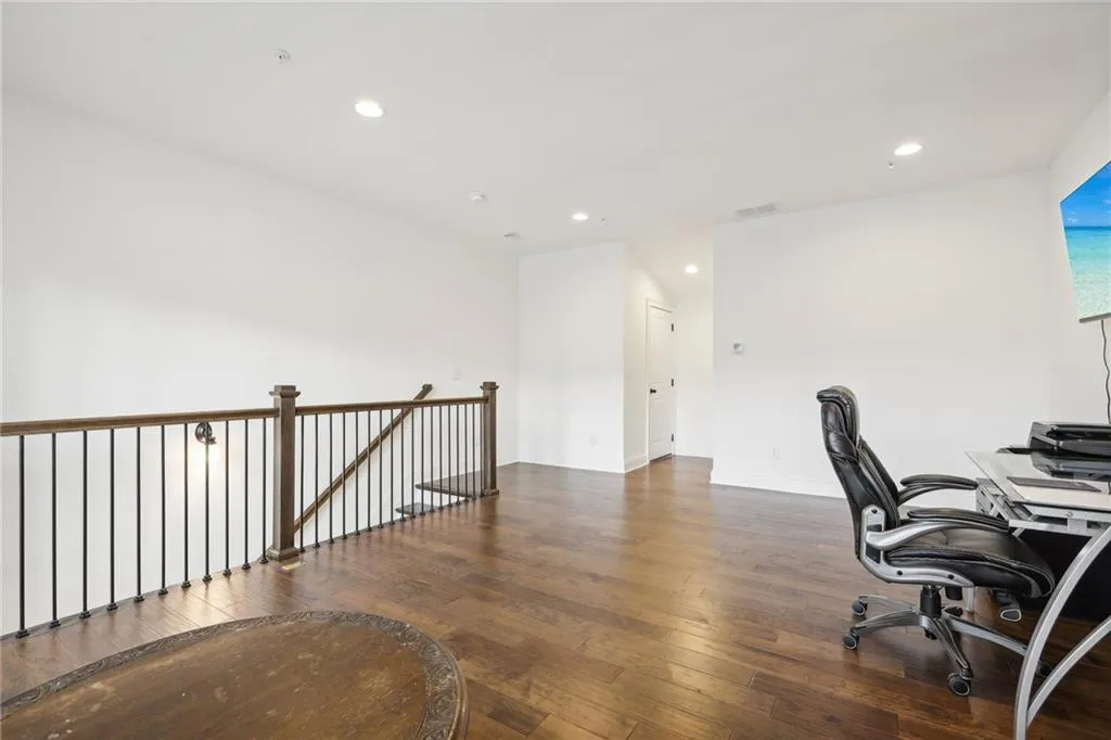 6829 Crescendo Court, Atlanta, Georgia 30328, 3 Bedrooms Bedrooms, ,4 BathroomsBathrooms,Residential,Sold,6829 Crescendo Court,7517292