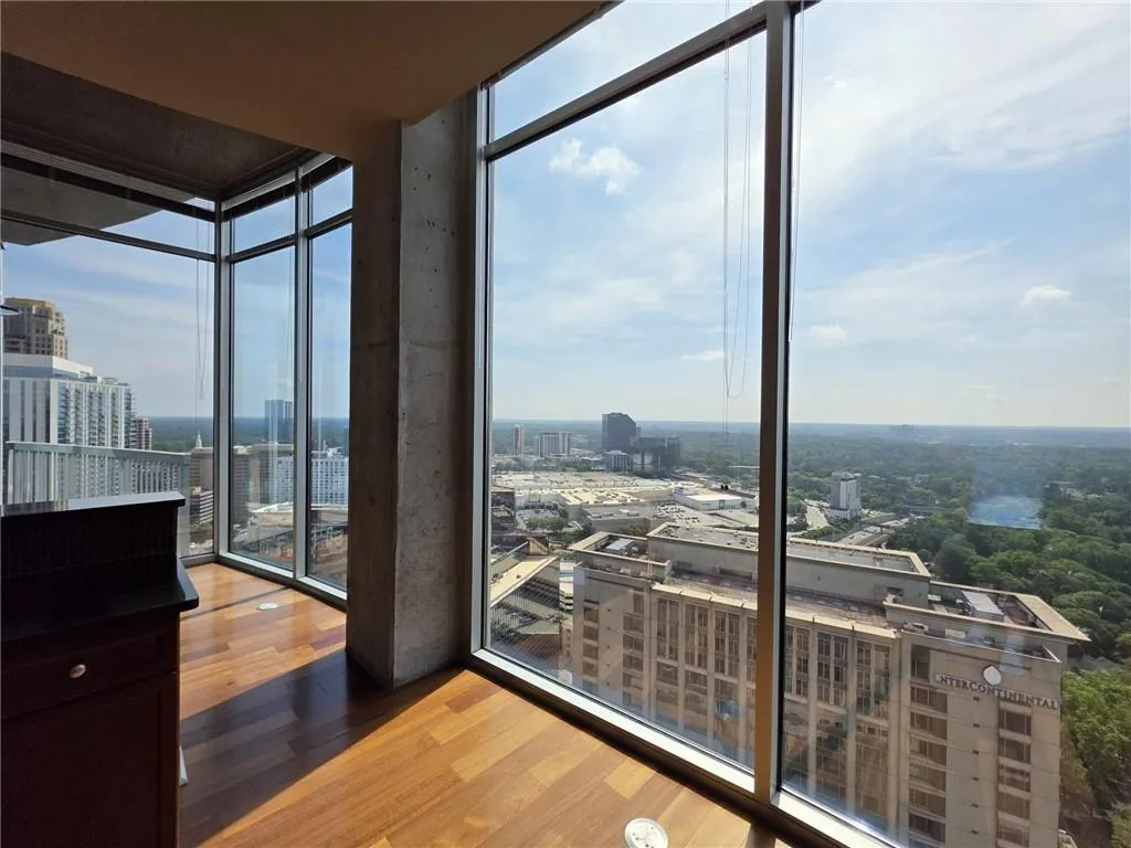 3324 Peachtree Road Ne Unit 3001, Atlanta, Georgia 30326, 2 Bedrooms Bedrooms, ,2 BathroomsBathrooms,Residential,For Sale,3324 Peachtree Road Ne Unit 3001,7573544