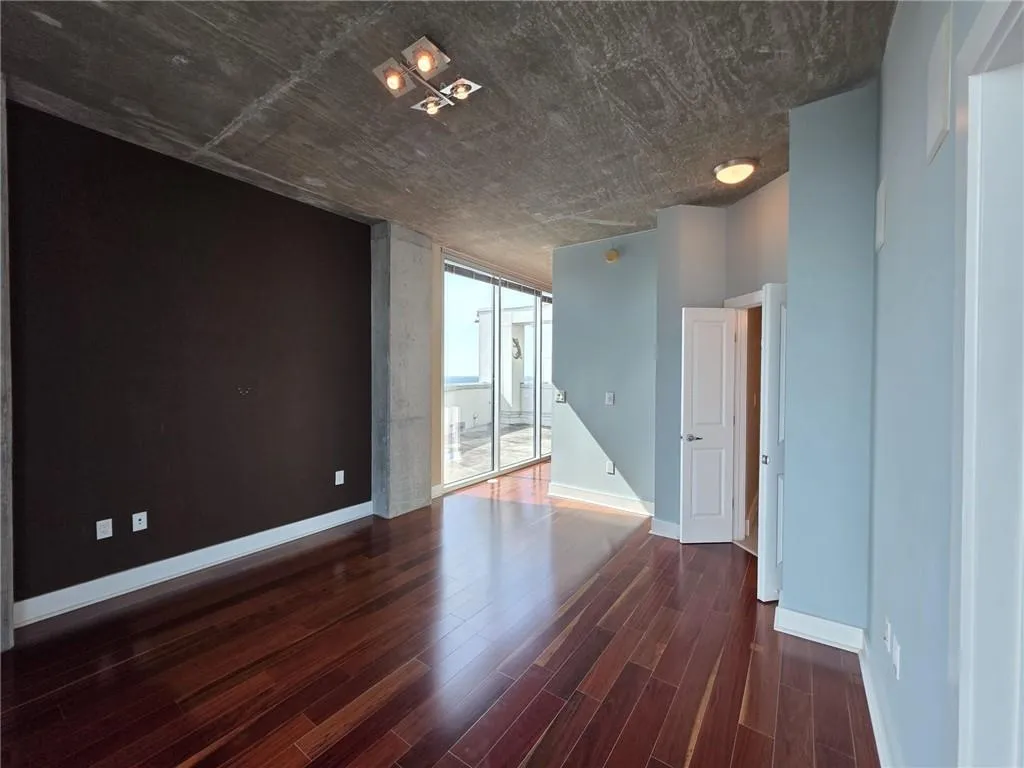 3324 Peachtree Road Ne Unit 3001, Atlanta, Georgia 30326, 2 Bedrooms Bedrooms, ,2 BathroomsBathrooms,Residential,For Sale,3324 Peachtree Road Ne Unit 3001,7573544