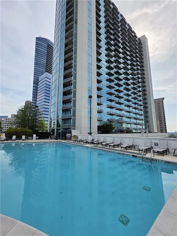 3324 Peachtree Road Ne Unit 3001, Atlanta, Georgia 30326, 2 Bedrooms Bedrooms, ,2 BathroomsBathrooms,Residential,For Sale,3324 Peachtree Road Ne Unit 3001,7573544