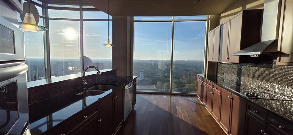 3324 Peachtree Road Ne Unit 3001, Atlanta, Georgia 30326, 2 Bedrooms Bedrooms, ,2 BathroomsBathrooms,Residential,For Sale,3324 Peachtree Road Ne Unit 3001,7573544