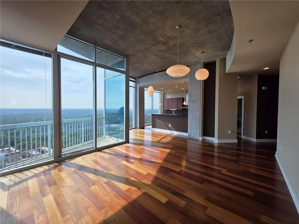 3324 Peachtree Road Ne Unit 3001, Atlanta, Georgia 30326, 2 Bedrooms Bedrooms, ,2 BathroomsBathrooms,Residential,For Sale,3324 Peachtree Road Ne Unit 3001,7573544