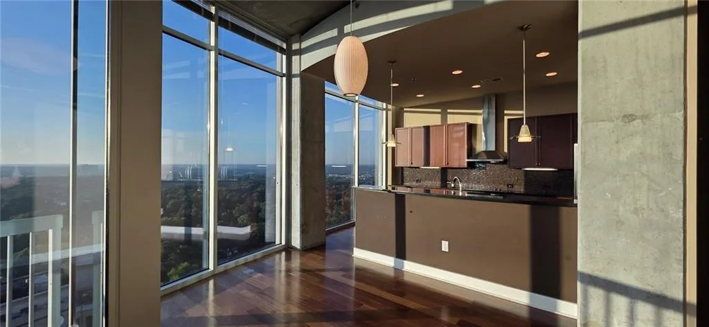3324 Peachtree Road Ne Unit 3001, Atlanta, Georgia 30326, 2 Bedrooms Bedrooms, ,2 BathroomsBathrooms,Residential,For Sale,3324 Peachtree Road Ne Unit 3001,7573544