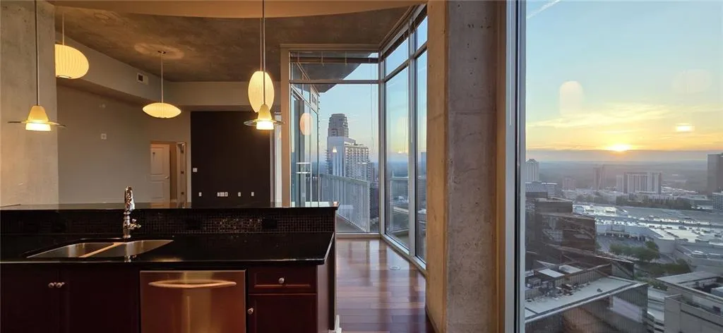 3324 Peachtree Road Ne Unit 3001, Atlanta, Georgia 30326, 2 Bedrooms Bedrooms, ,2 BathroomsBathrooms,Residential,For Sale,3324 Peachtree Road Ne Unit 3001,7573544