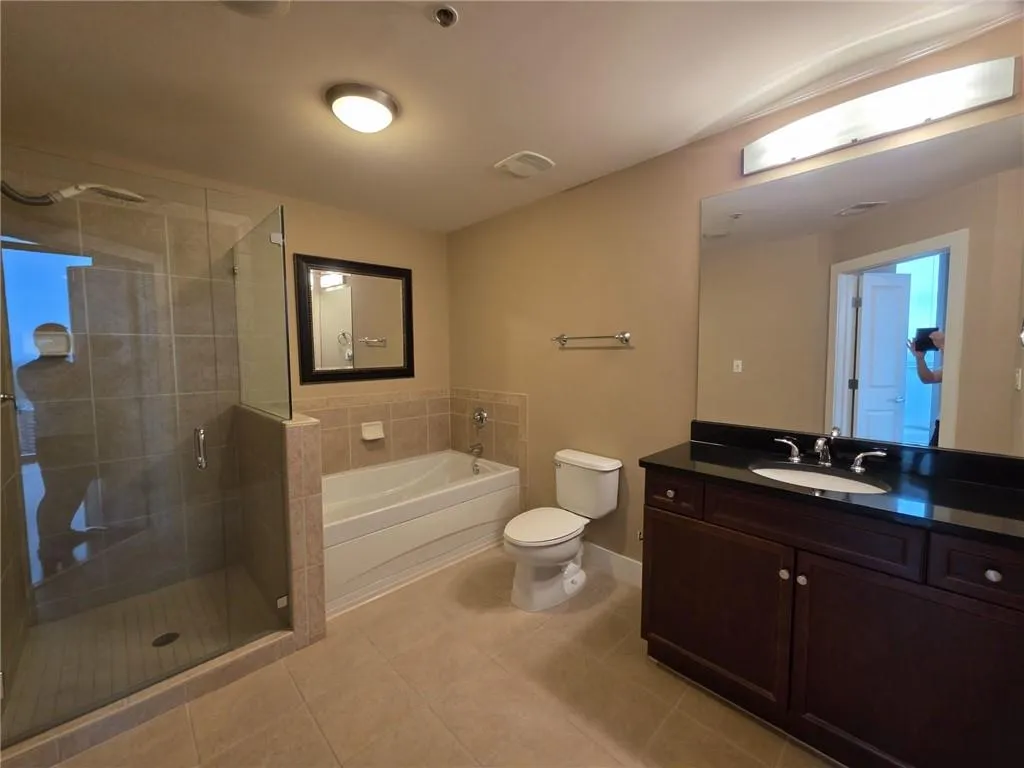 3324 Peachtree Road Ne Unit 3001, Atlanta, Georgia 30326, 2 Bedrooms Bedrooms, ,2 BathroomsBathrooms,Residential,For Sale,3324 Peachtree Road Ne Unit 3001,7573544