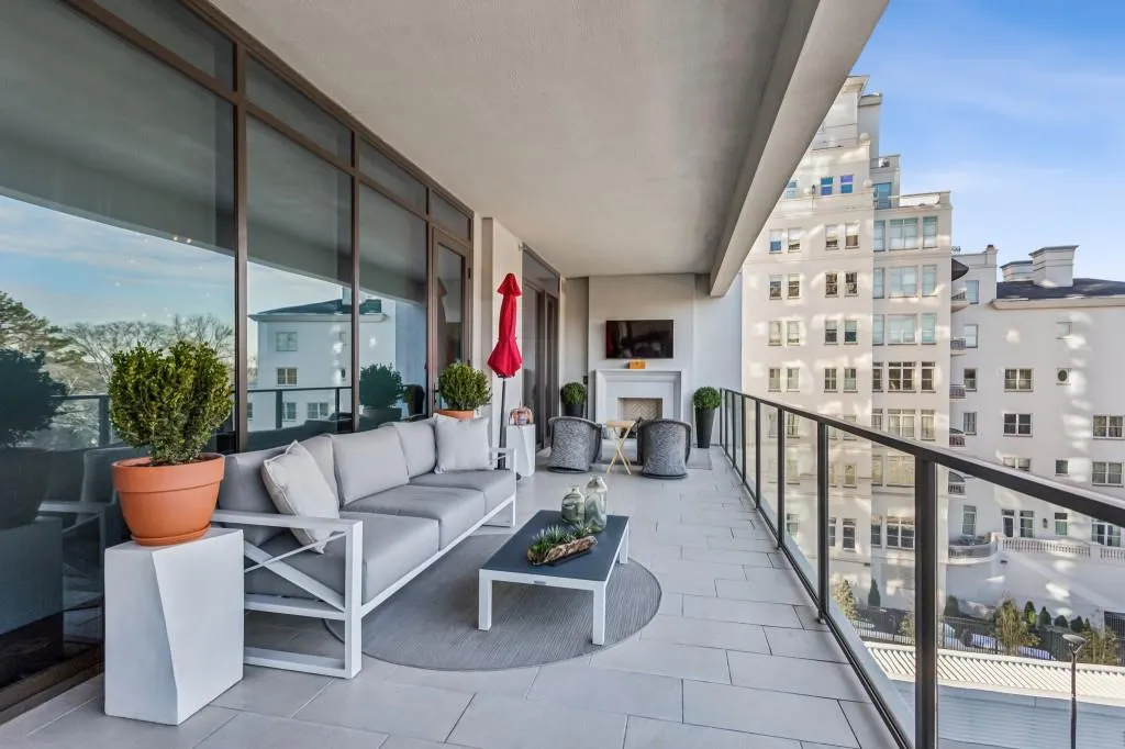 Gorgeous patio with seating area.