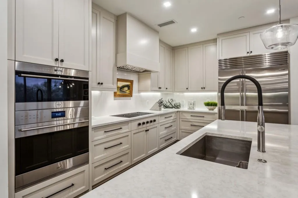 Top of the line appliances including Wolf, SUB ZERO, and Bosch.