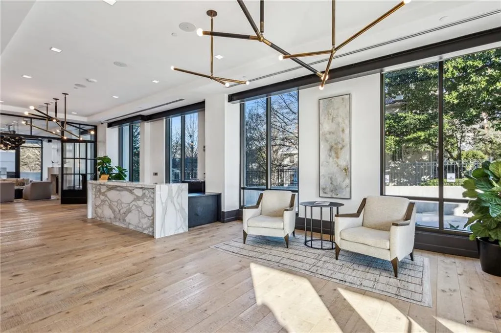 24 Hour Concierge at Graydon Buckhead.